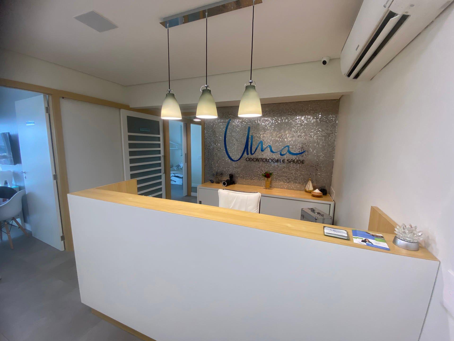 Recepção moderna da Uma Odontologia na Mooca